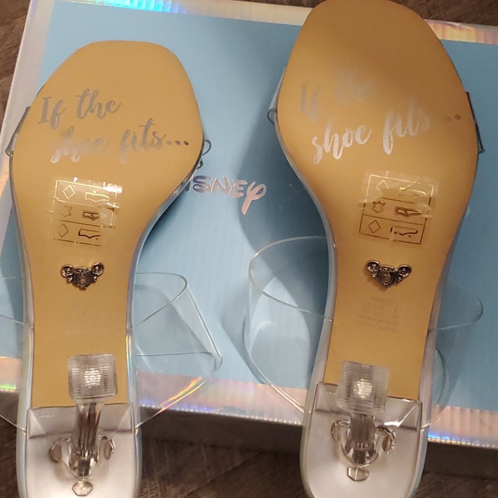 Sandals - Picture 2 of 2